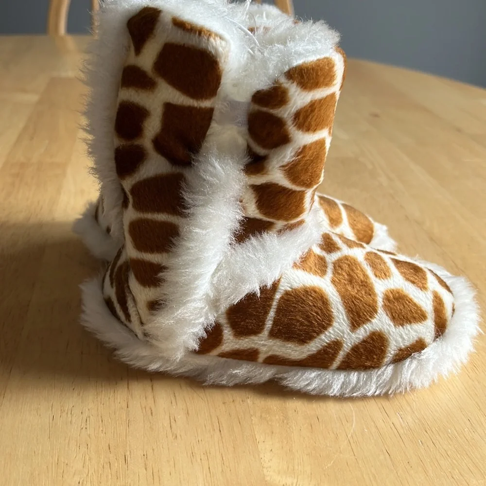 Toddler’s Furry Giraffe Boots *BRAND NEW* - Picture 5 of 9